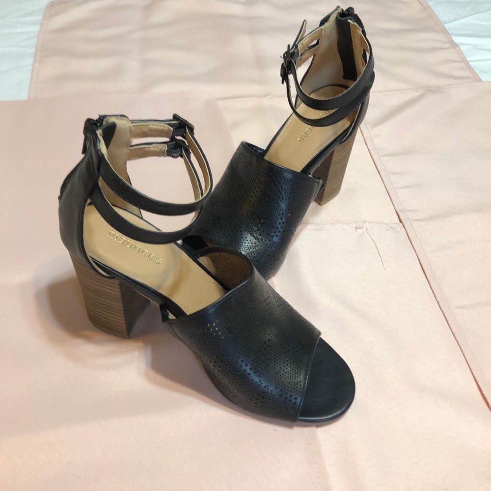 Ladies sandals